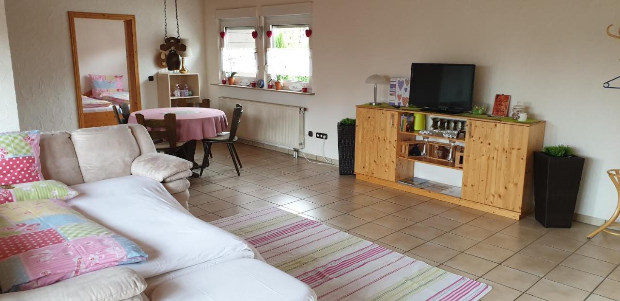 Ferienwohnung Weingut Leis โอสตริช-วินเคิล ภายนอก รูปภาพ