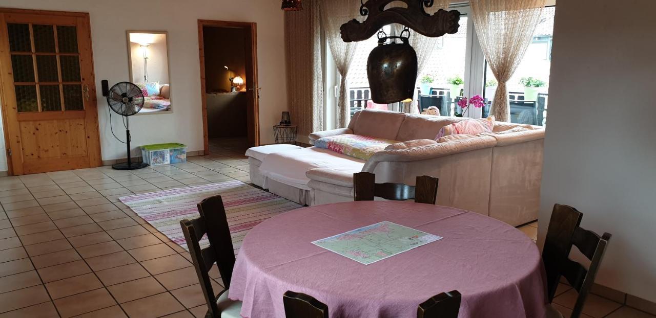 Ferienwohnung Weingut Leis โอสตริช-วินเคิล ภายนอก รูปภาพ
