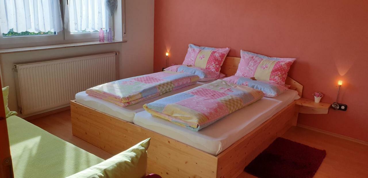Ferienwohnung Weingut Leis โอสตริช-วินเคิล ภายนอก รูปภาพ
